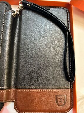 Galaxy s23 plus Two-Tone Black & Brown Leather Wristlet Phone Case